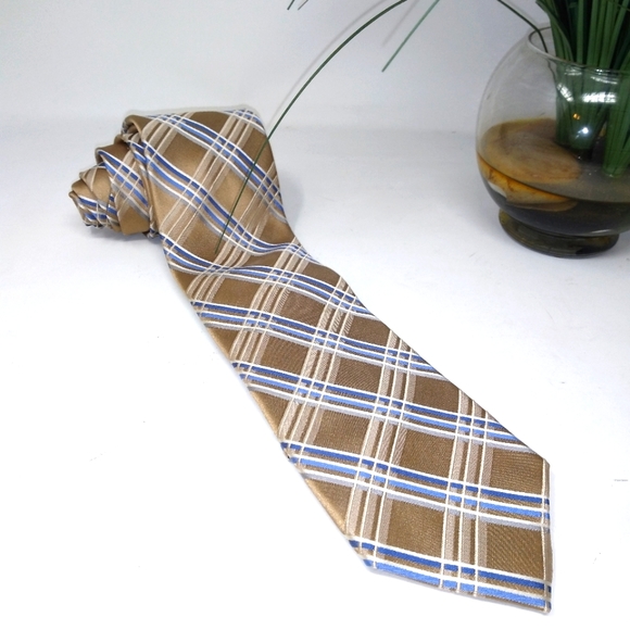 Michael Kors 100% Silk Necktie - Picture 4 of 5